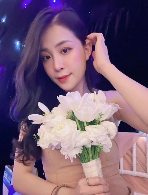 Sau doãn hải my thêm một đại tiểu thư gia nhập làng wags việt nhan sắc xinh đẹp rạng rỡ đầy tri thức