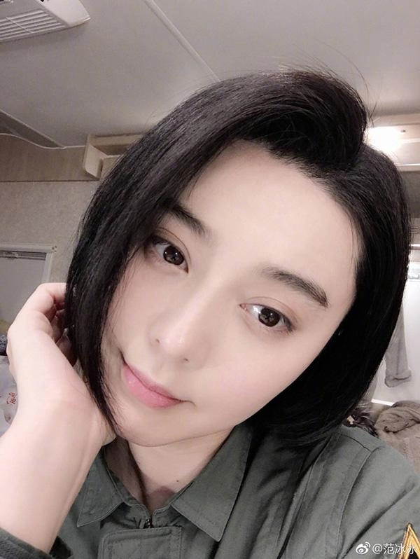 Sau lùm xùm đời tư phạm băng băng xuất hiện với diện mạo khác lạ nghi dao kéo đổi vận