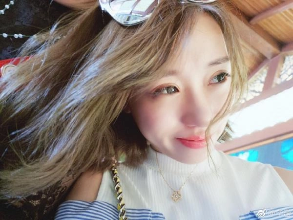 Sau nghi vấn tin đồn tiểu tam khá nhiều người đẹp đã cùng nhau làm điều này