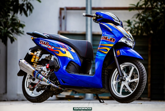 Sh350i độ mang trên mình màu da sắc vóc đình đám nhất trong trường phái quốc dân