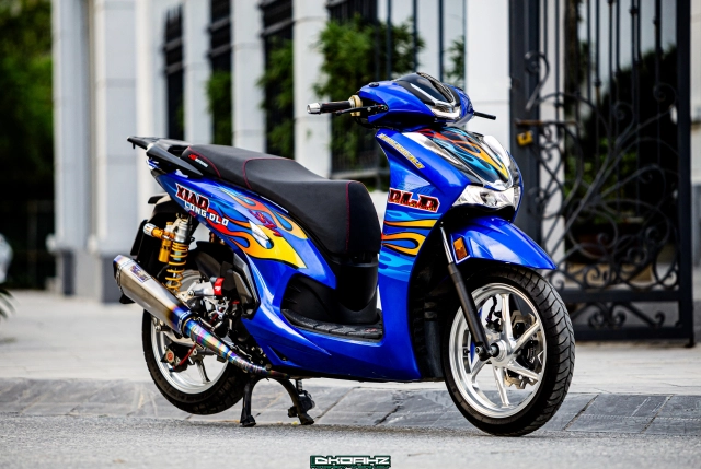 Sh350i độ mang trên mình màu da sắc vóc đình đám nhất trong trường phái quốc dân