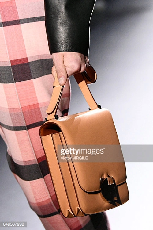 Siêu mẫu thanh hằng sẽ công phá hàng ghế đầu của milan fashion week 2018