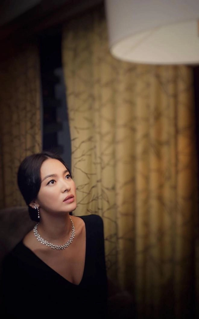 Song hye kyo không còn bị chê già trẻ ra đến 18 tuổi nhờ thay đổi nhỏ xíu này