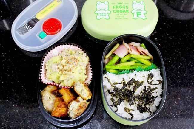 Sống ở mỹ nhưng 9x vẫn trổ tài đảm đang với những hộp cơm trưa toàn món việt