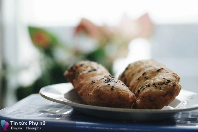 sốt xình xịch bánh chuối 10 nghìn đồng vừa to vừa dài phải xếp hàng lấy số mới mua nổi