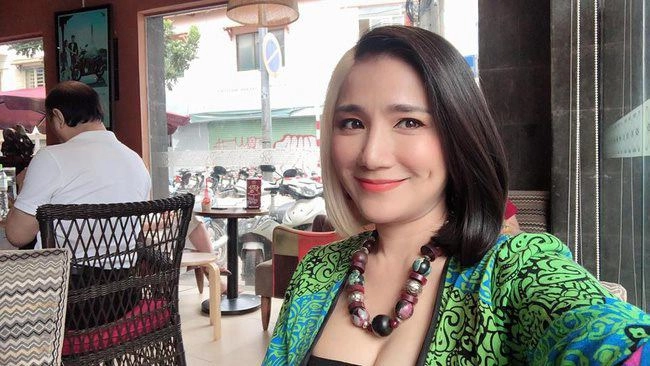 Sự thật về mái tóc bạc trắng cả đầu của cát tường khiến cư dân mạng phải chê già