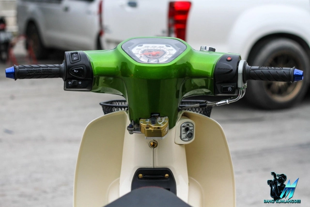 Super cub độ dàn chân hai đĩa hội tụ đủ hiệu năng và thẩm mỹ