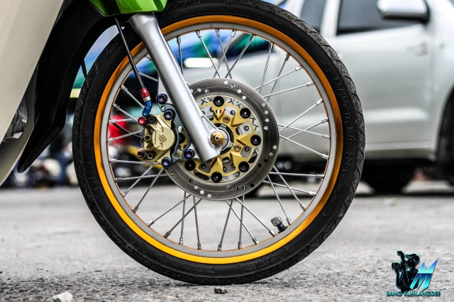 Super cub độ dàn chân hai đĩa hội tụ đủ hiệu năng và thẩm mỹ