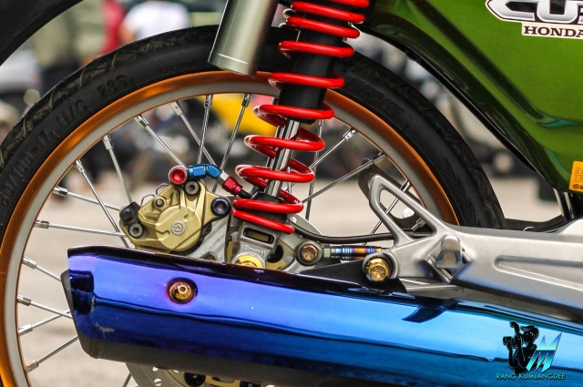 Super cub độ dàn chân hai đĩa hội tụ đủ hiệu năng và thẩm mỹ