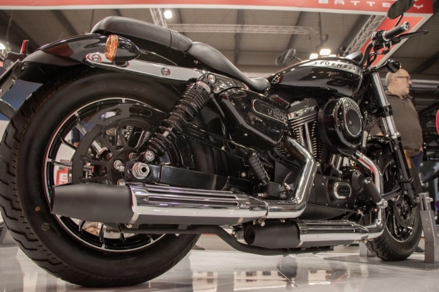 Swm stormbreaker có phải là bản sao của harley sportster 1200 không