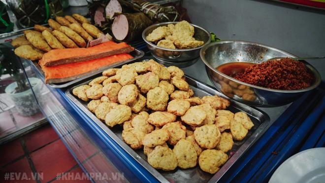 Thăm làng giò chả hơn 500 tuổi cảm nhận nét tinh túy trong từng tế bào thịt