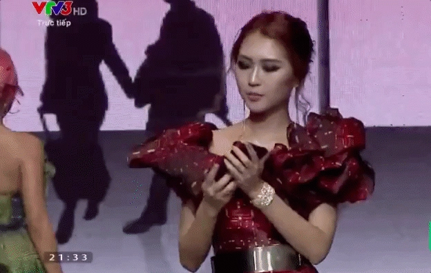 Thắng áp đảo tú hảo trở thành quán quân the face việt nam 2017