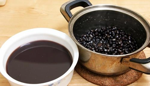 Thay nước lọc bằng loại nước này uống mỗi sáng bạn sẽ dần trẻ ra cả chục tuổi
