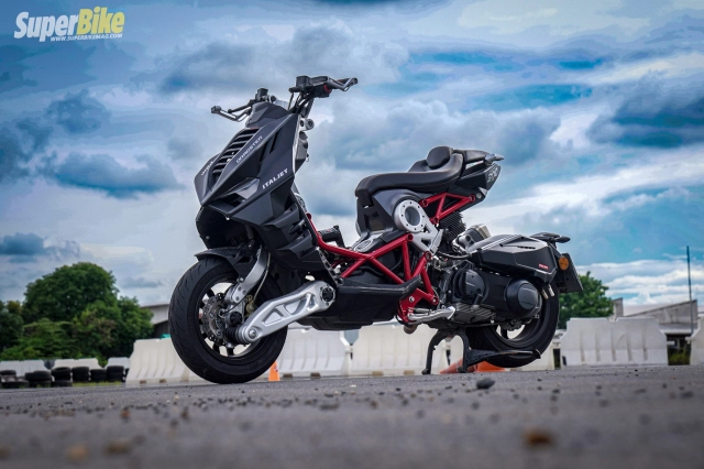 Thì ra đây là nguyên nhân khiến italjet dragster 300 2025 lại có giá đắt đỏ như vậy
