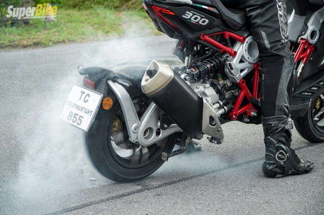 Thì ra đây là nguyên nhân khiến italjet dragster 300 2025 lại có giá đắt đỏ như vậy