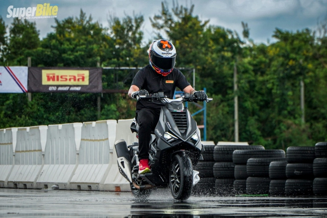 Thì ra đây là nguyên nhân khiến italjet dragster 300 2025 lại có giá đắt đỏ như vậy