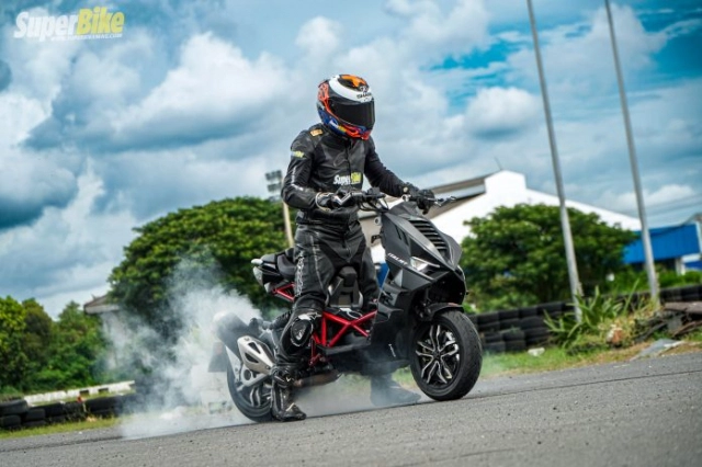 Thì ra đây là nguyên nhân khiến italjet dragster 300 2025 lại có giá đắt đỏ như vậy