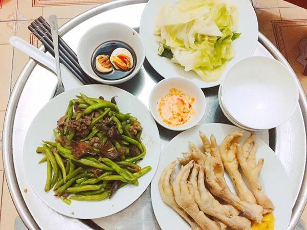 Thích bếp núc nấu ăn ngon nhưng 9x xinh đẹp bị chồng cấm vào bếp chỉ vì một lý do
