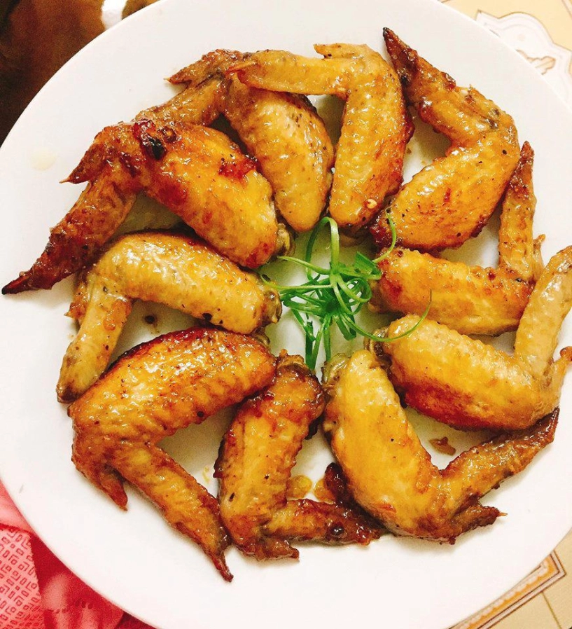 Thích bếp núc nấu ăn ngon nhưng 9x xinh đẹp bị chồng cấm vào bếp chỉ vì một lý do