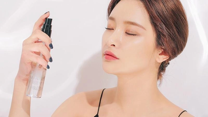 Thời tiết 40-45 độ 4 món mỹ phẩm này cô gái nào cũng phải có nếu không muốn thành than