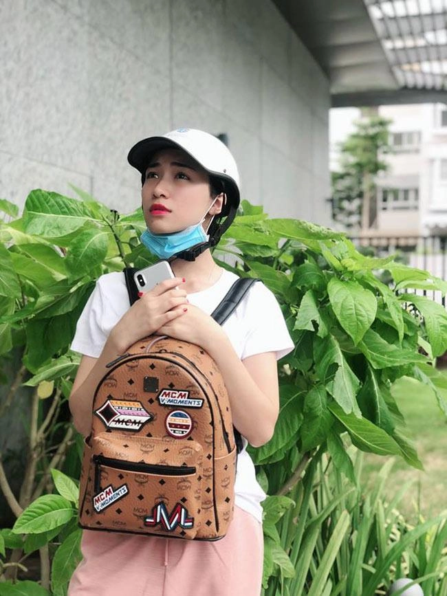 Thời trang hòa minzy thay đổi xoành xoạch hết bất ngờ này tới bất ngờ khác