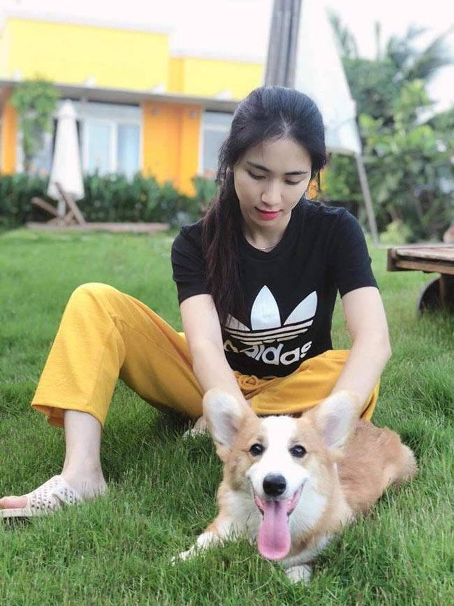 Thời trang hòa minzy thay đổi xoành xoạch hết bất ngờ này tới bất ngờ khác