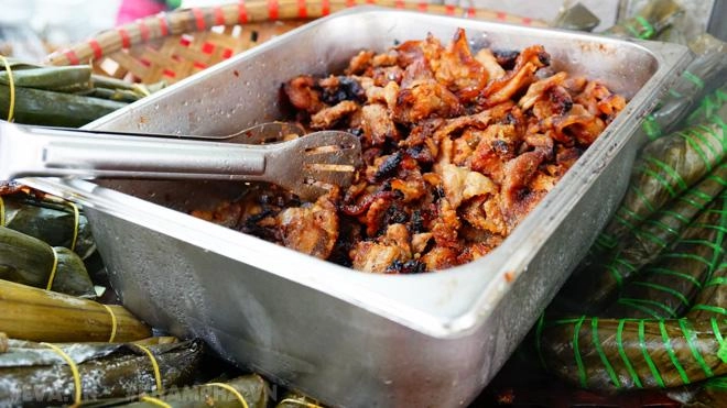 Thưởng thức bánh cuốn có tuổi đời gần 100 năm ở giữa lòng hà nội
