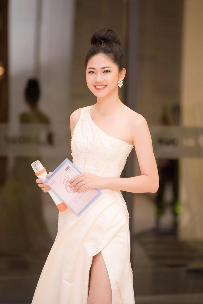 Tiếc nuối nhan sắc cặp chị em á hậu xinh đẹp tuyệt trần nhưng từ bỏ ánh hào quang