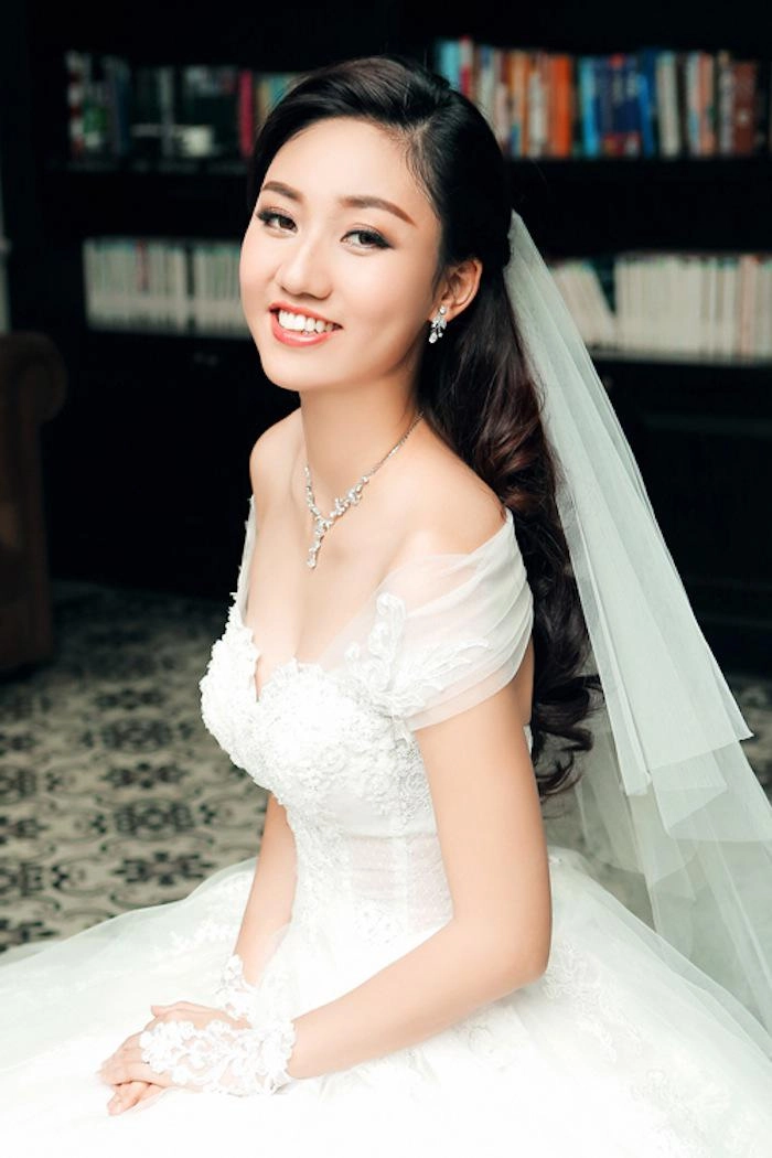 Tiếc nuối nhan sắc cặp chị em á hậu xinh đẹp tuyệt trần nhưng từ bỏ ánh hào quang