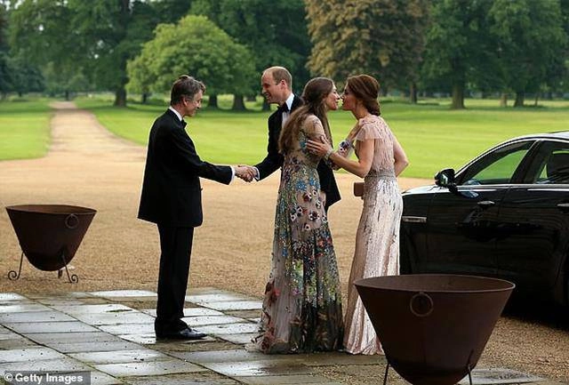 tiểu tam tin đồn sở hữu nhan sắc thế nào mà có thể hớp hồn william khiến kate tức giận