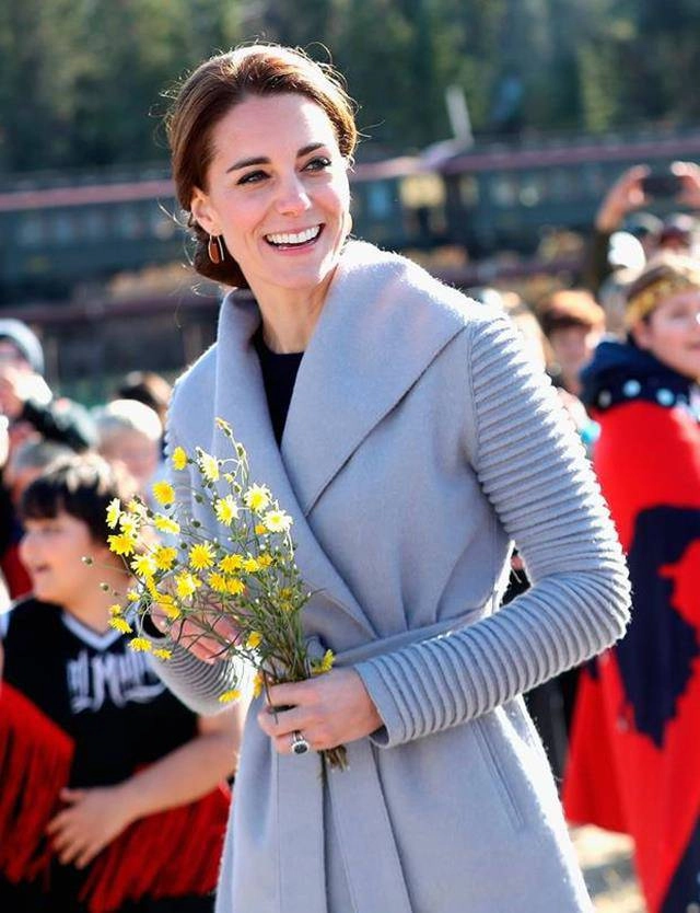 tiểu tam tin đồn sở hữu nhan sắc thế nào mà có thể hớp hồn william khiến kate tức giận