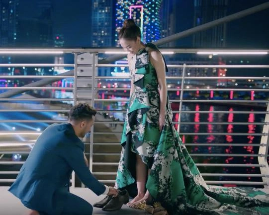 Tình chị em đã không còn nhưng minh hằng vẫn diện lại váy của hồ ngọc hà