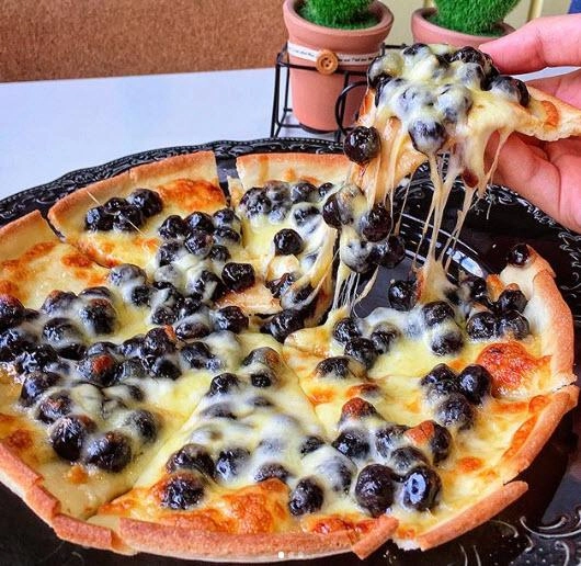 Trà sữa xưa rồi pizza trân châu 100 nghìncái là món ăn mới nhất gây sốc tín đồ trân châu