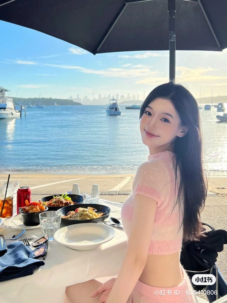 Trang điểm khi đi biển đây là 4 lưu ý các chuyên gia dành cho bạn nếu muốn không toang làn da