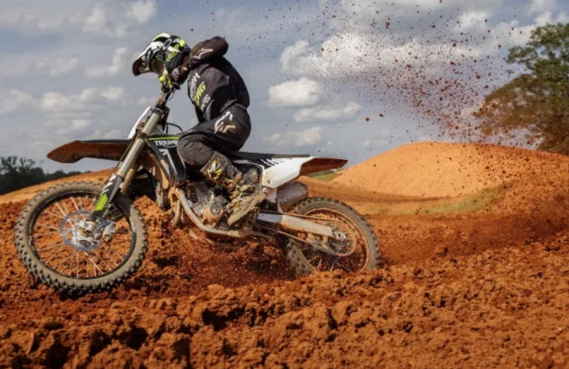 Triumph trình làng dòng xe motocross mới mang tên tf 250-x