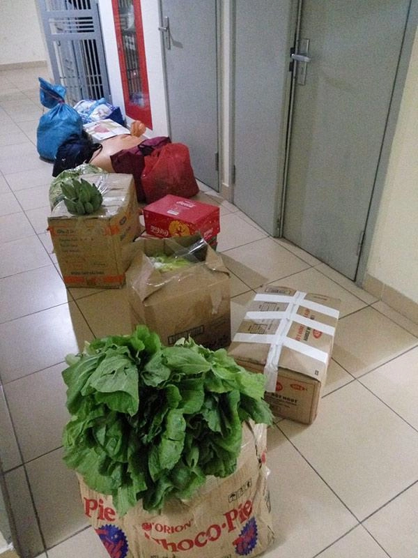 Trở về thành phố sau tết dân mạng việt hớn hở khoe núi thực phẩm được bố mẹ gửi theo