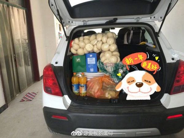 Trở về thành phố sau tết dân mạng việt hớn hở khoe núi thực phẩm được bố mẹ gửi theo