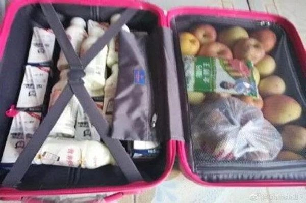 Trở về thành phố sau tết dân mạng việt hớn hở khoe núi thực phẩm được bố mẹ gửi theo