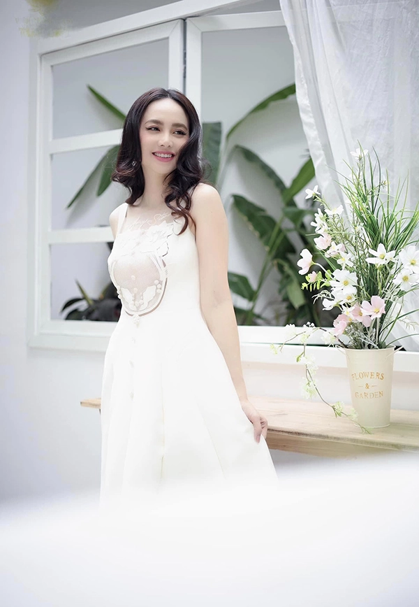 Tròn 40 tuổi làn da của đinh ngọc diệp căng đẹp nhờ cách dùng mỹ phẩm không phải ai cũng biết