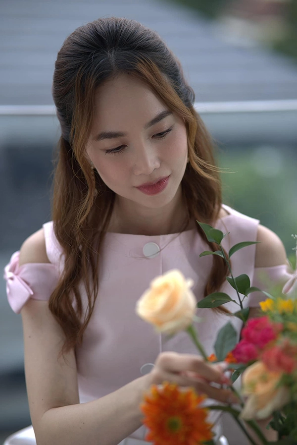 Tròn 40 tuổi làn da của đinh ngọc diệp căng đẹp nhờ cách dùng mỹ phẩm không phải ai cũng biết