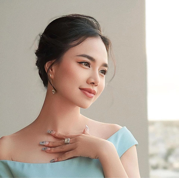 Tròn 40 tuổi làn da của đinh ngọc diệp căng đẹp nhờ cách dùng mỹ phẩm không phải ai cũng biết