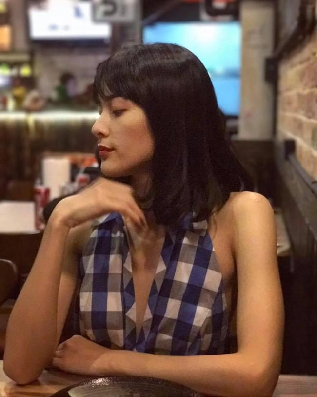 Trong khi đàm thu trang hóa cô dâu đẹp ngút ngàn tình cũ cường đô la ngày càng lạ lẫm