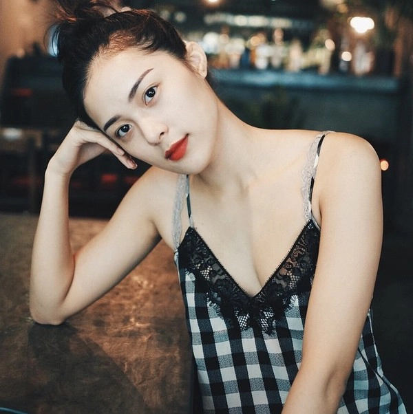 Trong khi đàm thu trang hóa cô dâu đẹp ngút ngàn tình cũ cường đô la ngày càng lạ lẫm