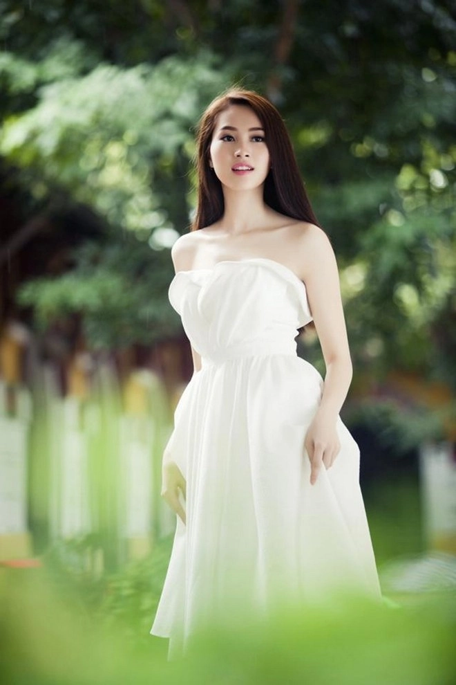 Trước khi kết hôn với bạn trai doanh nhân hoa hậu thu thảo đã vô số lần mặc váy cưới