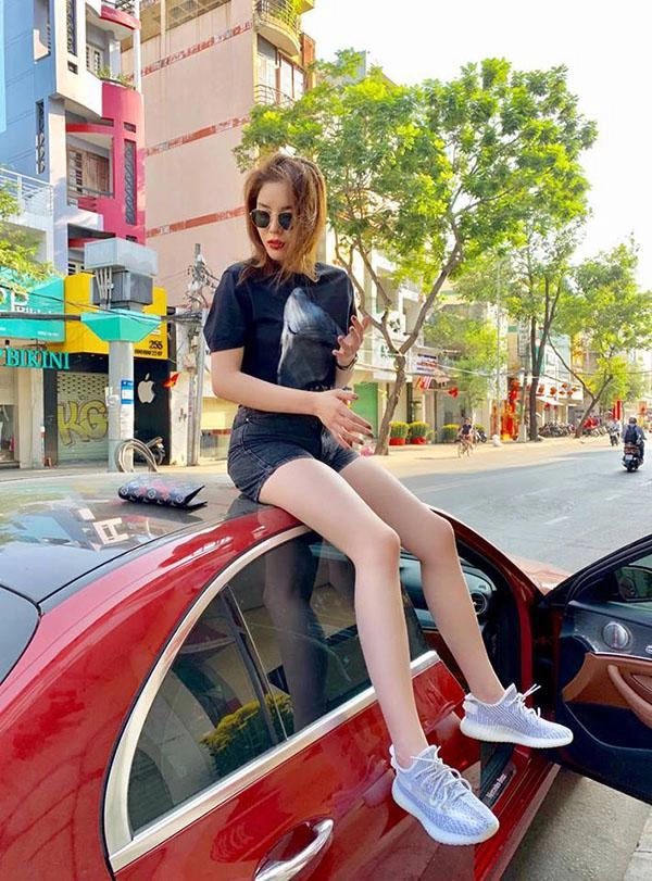Từ khuôn mặt đến vòng ngực khủng của kỳ duyên tất cả đều chỉnh sửa trừ điểm này