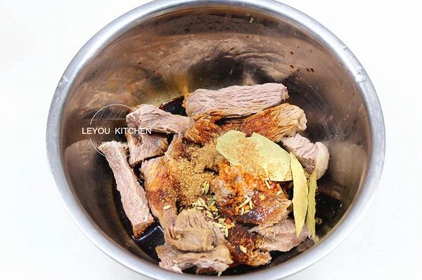 Tự làm bò khô bằng nồi cơm điện tưởng không dễ mà dễ không tưởng