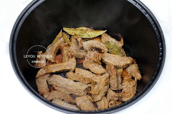 Tự làm bò khô bằng nồi cơm điện tưởng không dễ mà dễ không tưởng