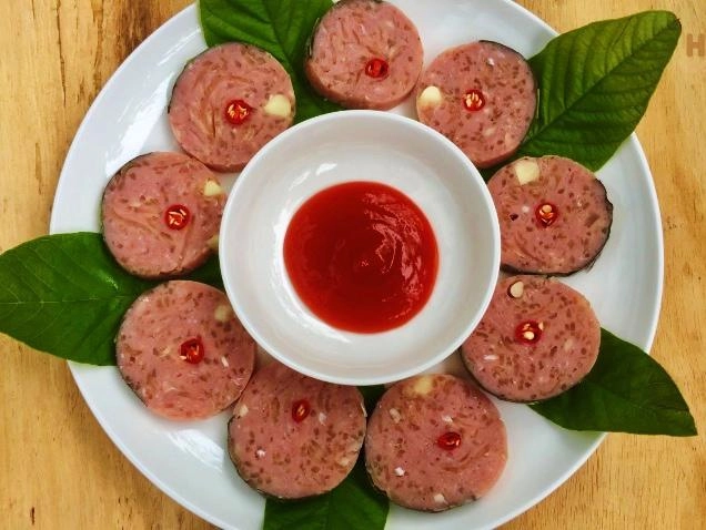 Tự làm nem chua giòn thơm đãi khách vừa ngon lại an toàn
