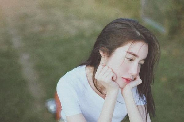 Tự nhận mình là sư tử elly trần khiến người ta ngơ ngác sư tử gì dịu dàng thế này