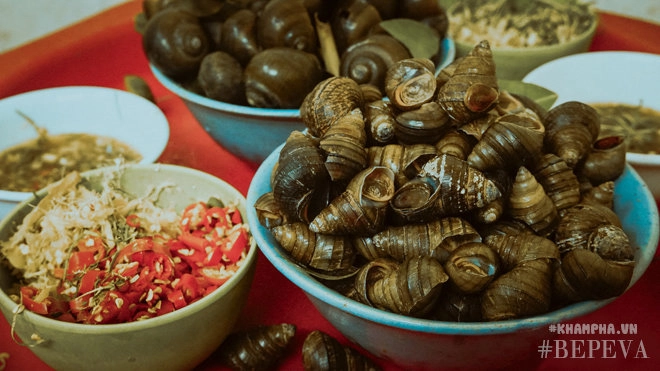 Từ sở thích của con gái quán ốc đinh liệt đã sống suốt 22 năm mỗi ngày bán 3 tạ